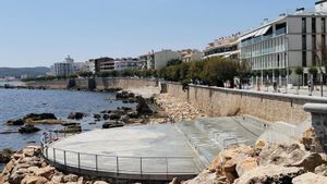 Paseo marítimo Lluís Albert de lEscala (Alt Empordà).