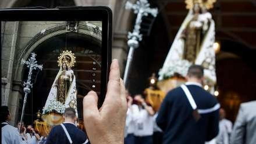 La reina de los mares se atecha de la lluvia