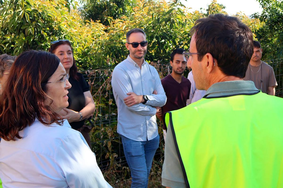 Representantes políticos y técnicos en la visita a las obras