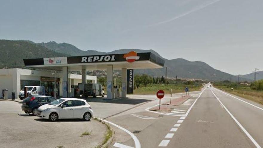 Dos motoristes atraquen la benzinera de Pau i se n&#039;emporten 600 euros