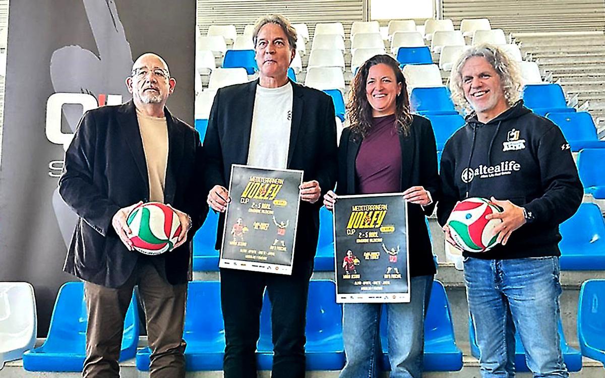 Presentacion del Mediterranean Volley Cup. De derecha a izquierda, Paco Lloret, Sara Soler, Rafa Pascual y Nacho Macipe.