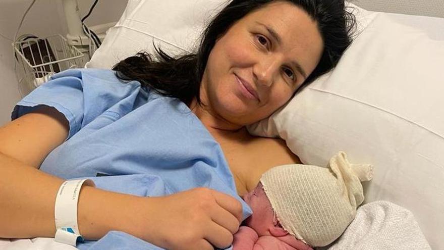 Nikol es la primera bebé nacida en el Hospital de Torrevieja en 2024