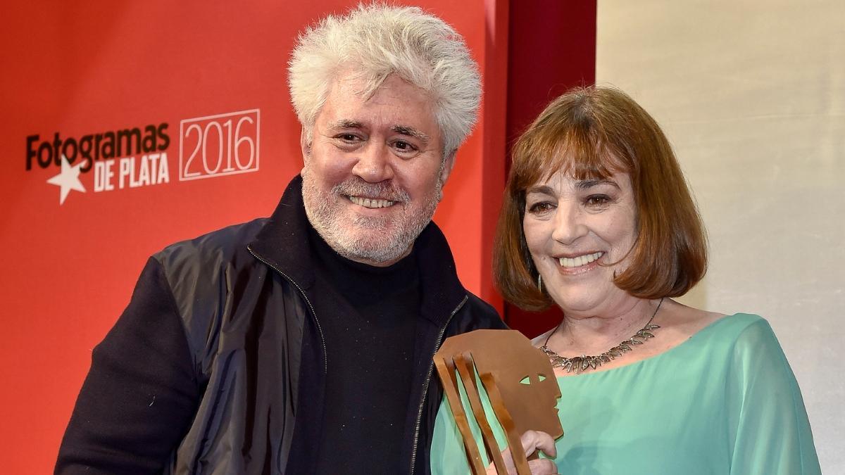 Pedro Almdóvar y Carmen Maura en los premios Fotogramas de Plata de 2016