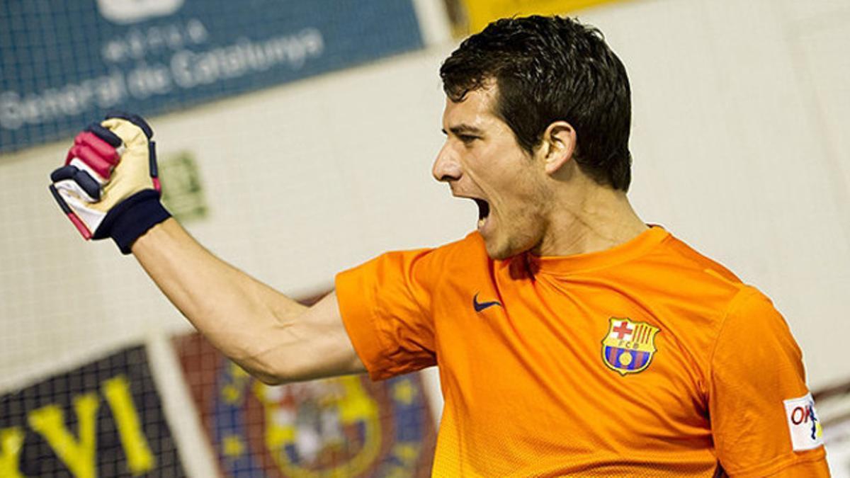 El barcelonista Pablo Álvarez celebra uno de sus dos goles estériles al Igualada.