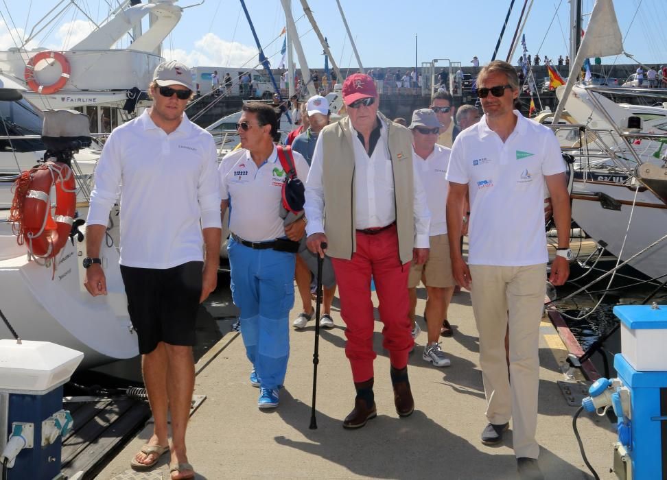 El barco del monarca emérito y la dorna “A Meca” se imponen en sus categorías