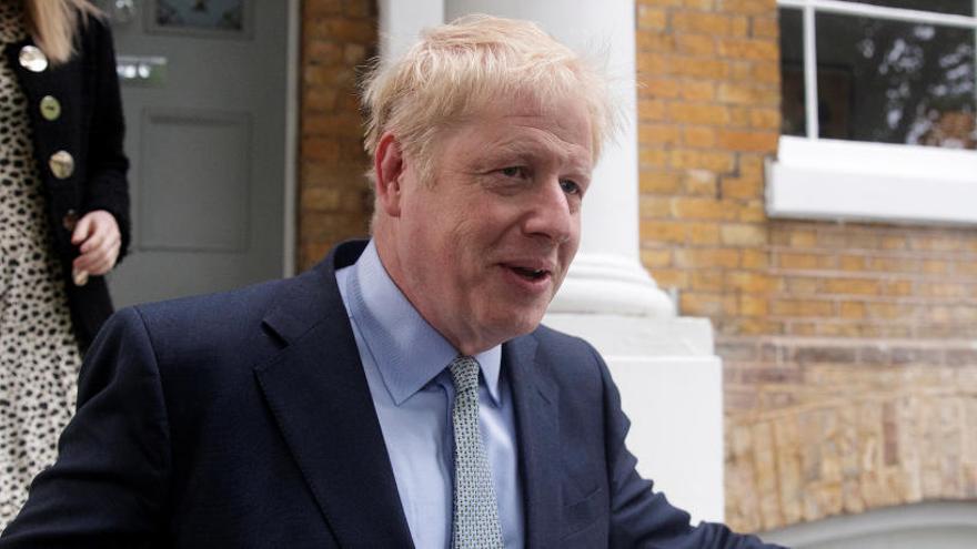 Boris Johnson arrasa en la primera votación.