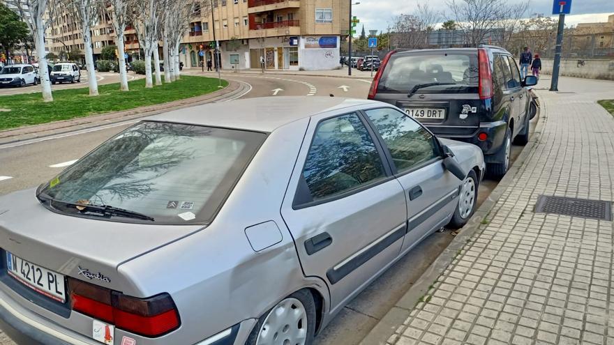 La Policía retira cada día un coche abandonado de las calles de Zaragoza