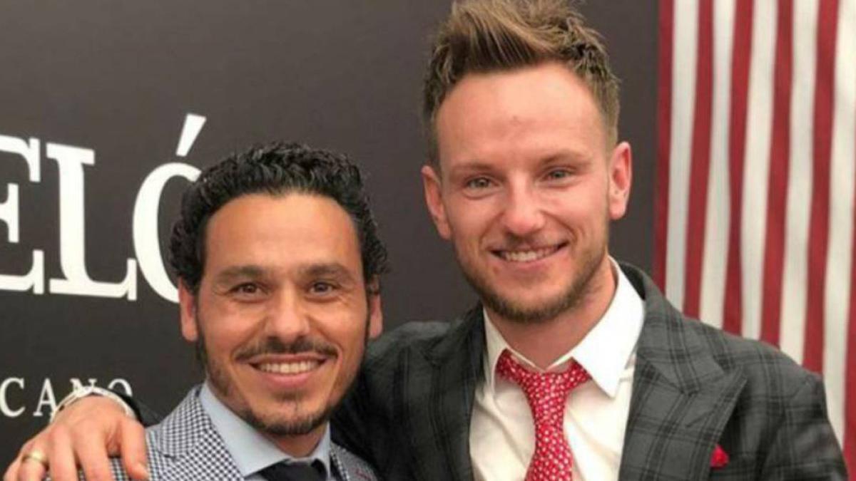 Rakitic y José María del Nido, hijo del que fuera presidente del Sevilla.