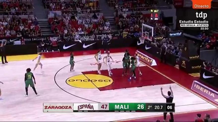 España arrasa a Mali con protagonismo de la taronja María Araújo