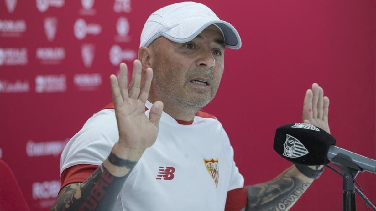 Sampaoli ha estado una sola temporada en el banquillo del Pizjuán