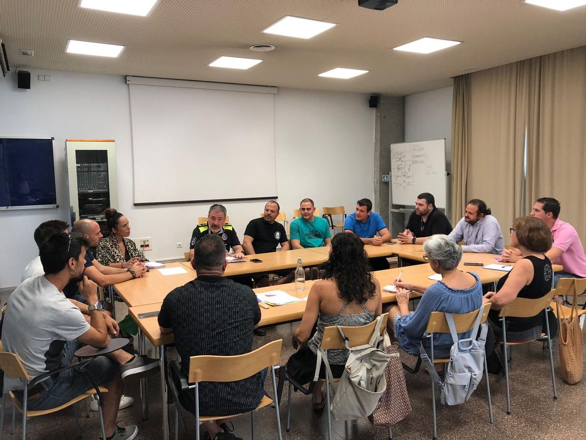L’Ajuntament de Mataró desenvoluparà una formació al personal dels locals d’oci nocturn per abordar el fenomen de les punxades L’Ajuntament de Mataró desenvoluparà una formació al personal dels locals d’oci nocturn per abordar el fenomen de les punxades