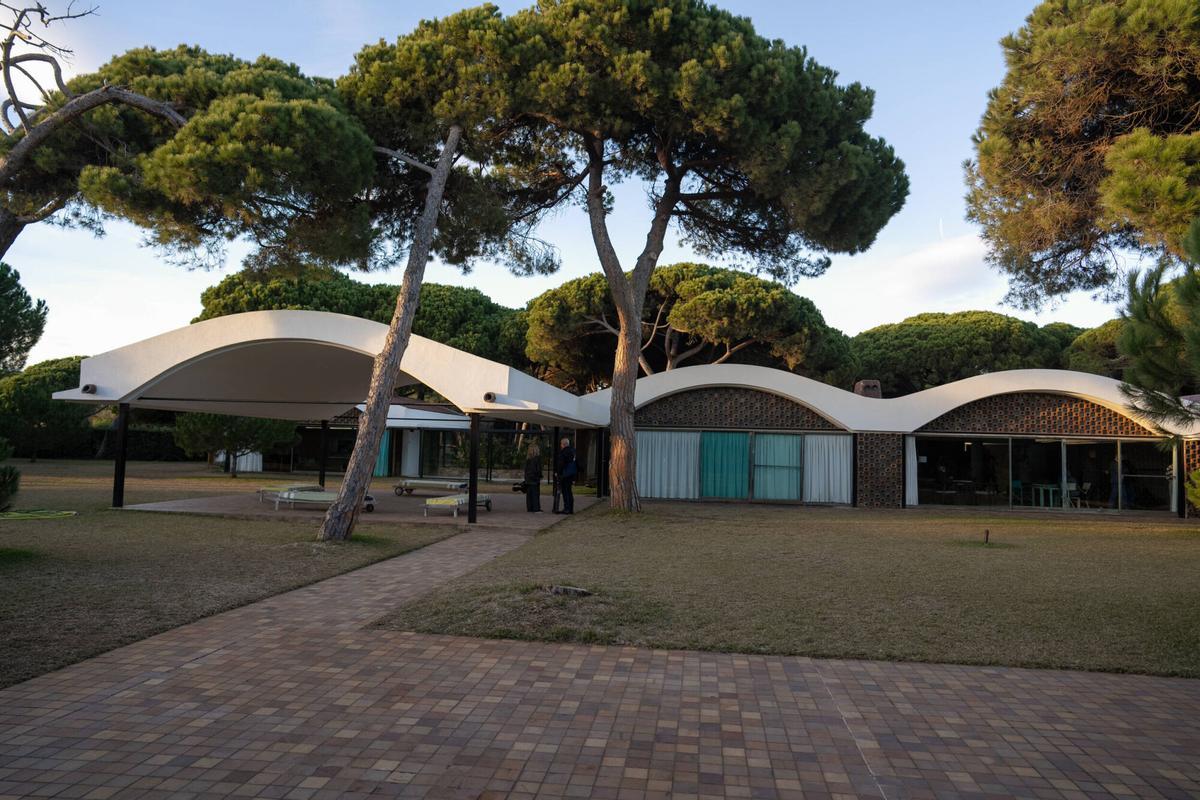 EL PRAT DE LLOBREGAT 07/01/2025 Cultura. La Casa Gomis con el ministro cultura Urtasun. FOTO de ZOWY VOETEN