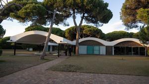 EL PRAT DE LLOBREGAT 07/01/2025 Cultura. La Casa Gomis con el ministro cultura Urtasun. FOTO de ZOWY VOETEN