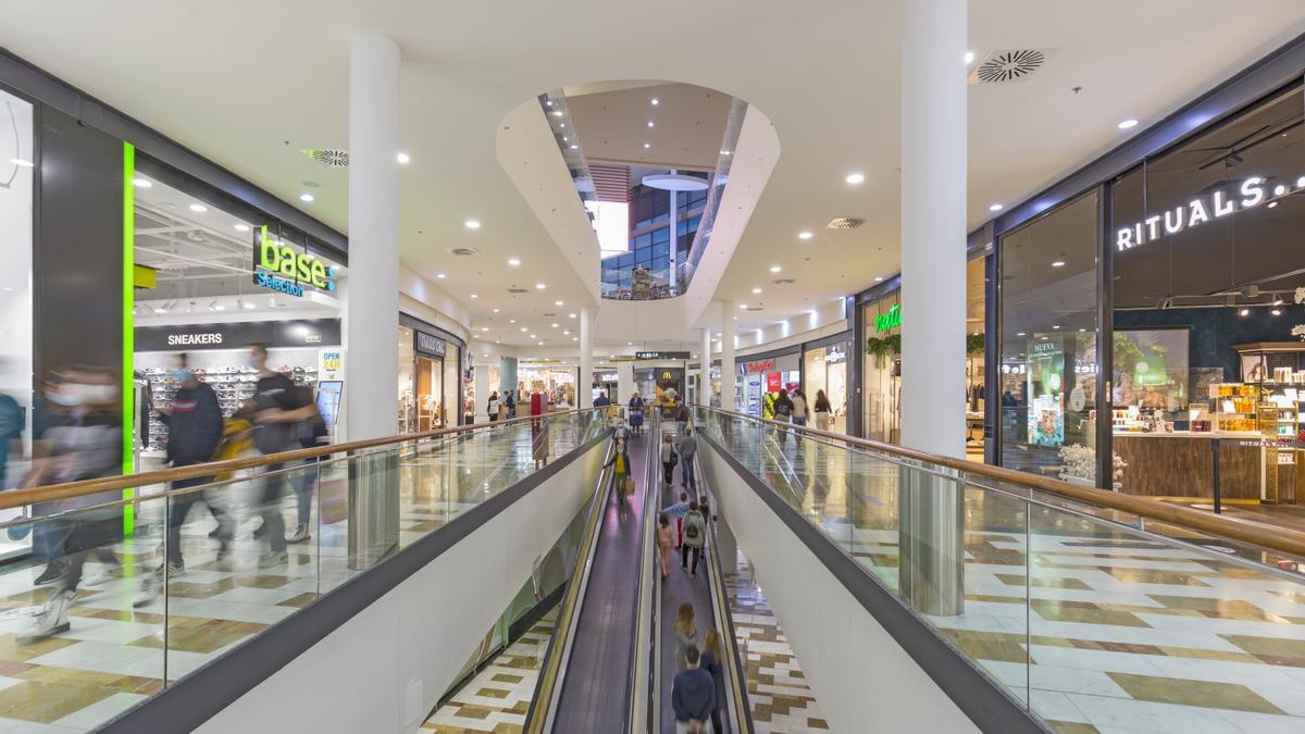 El centro comercial Portal de la Marina es un referente para las comarcas centrales valencianas.