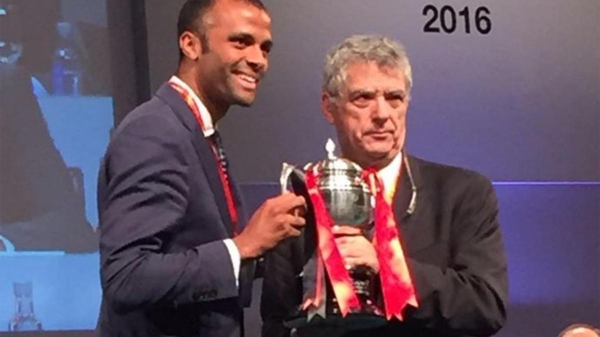 Maheta Molango, junto al presidente de la RFEF, Ángel María Villar