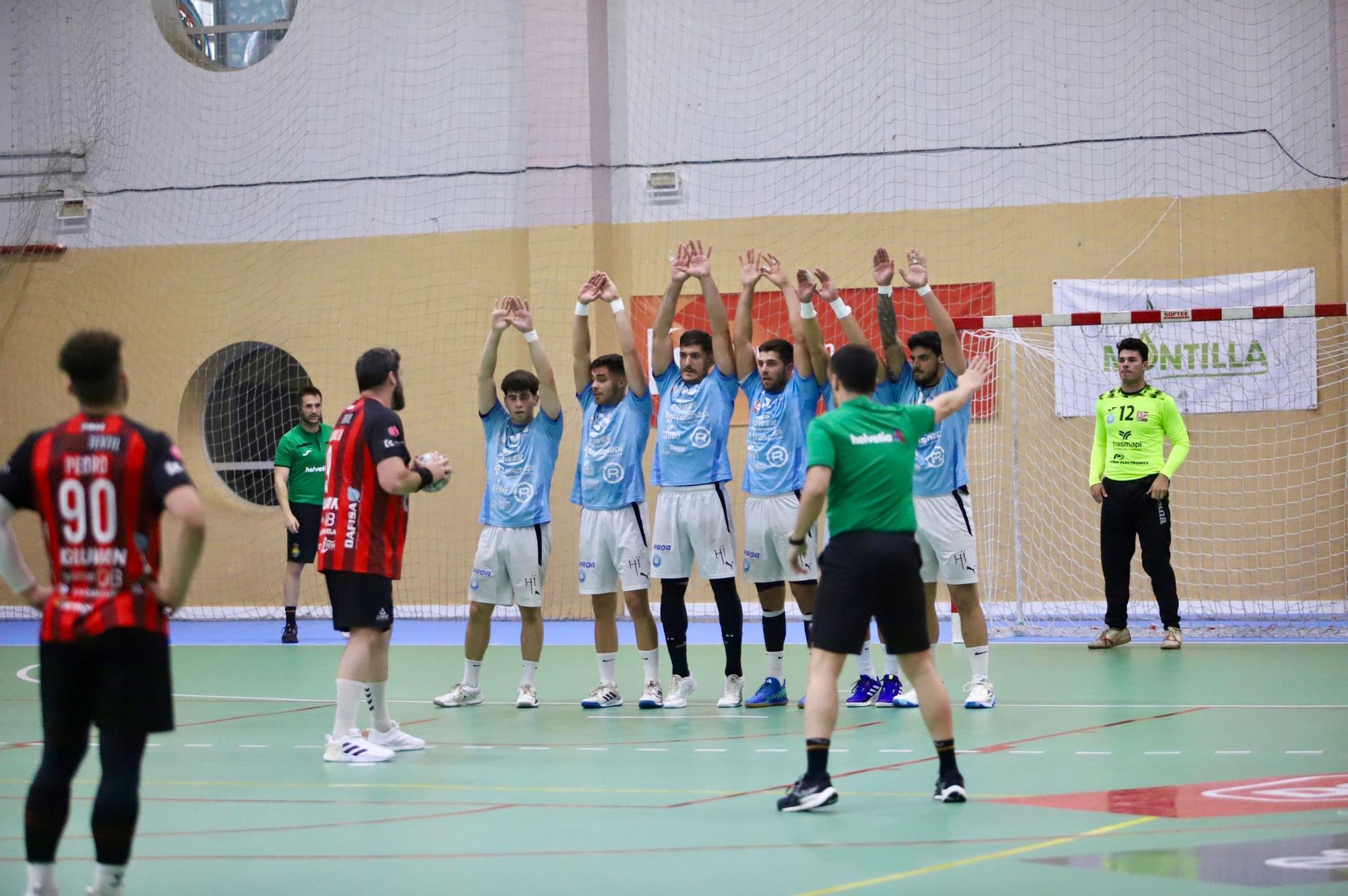 Cajasur Córdoba Balonmano-Ibiza: el partido de ida por el ascenso a División de Plata, en imágenes