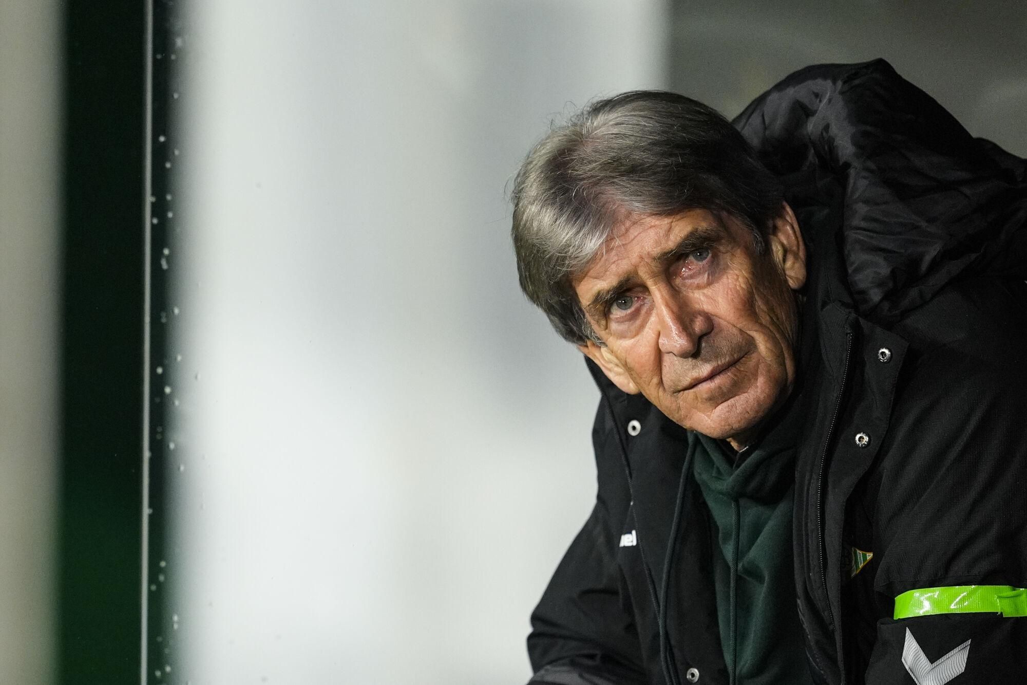 Manuel Pellegrini, head coach of Real Betis, looks on during the Spanish league, LaLiga EA Sports, football match played between Real Betis and Athletic Club at Benito Villamarin stadium on February 2, 2025, in Sevilla, Spain. AFP7 02/02/2025 ONLY FOR USE IN SPAIN. Joaquin Corchero / AFP7 / Europa Press;2025;SPORT;ZSPORT;SOCCER;ZSOCCER;Real Betis v Athletic Club - LaLiga EA Sports;
