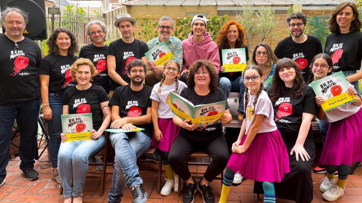 El equipo de la obra, durante la presentación del libro 'Bye bye monstre'.