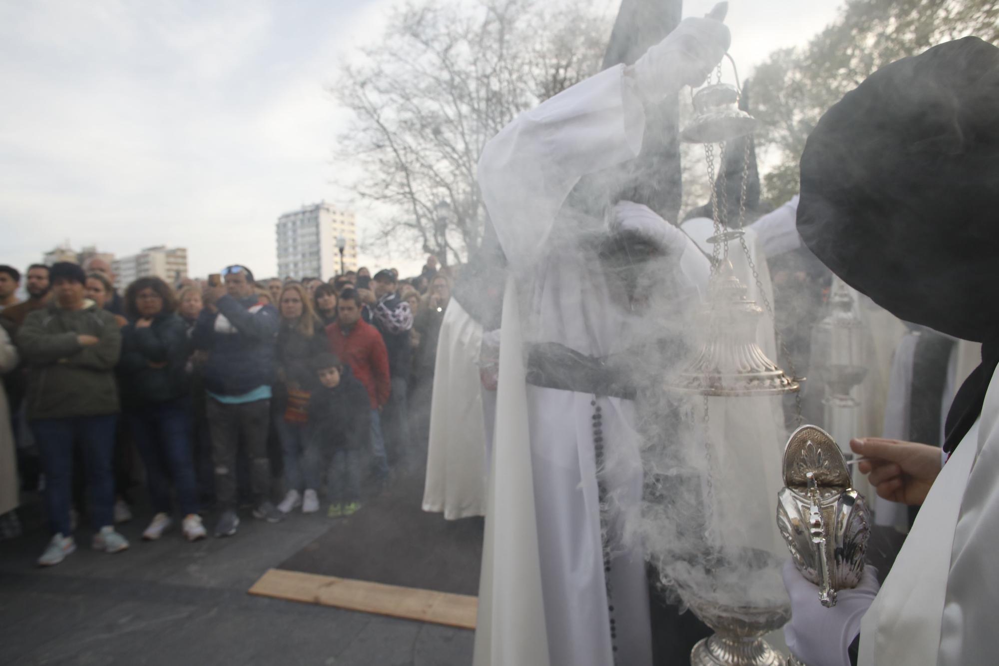 En imágenes: Procesión del Santo Entierro del Viernes Santo en Gijón