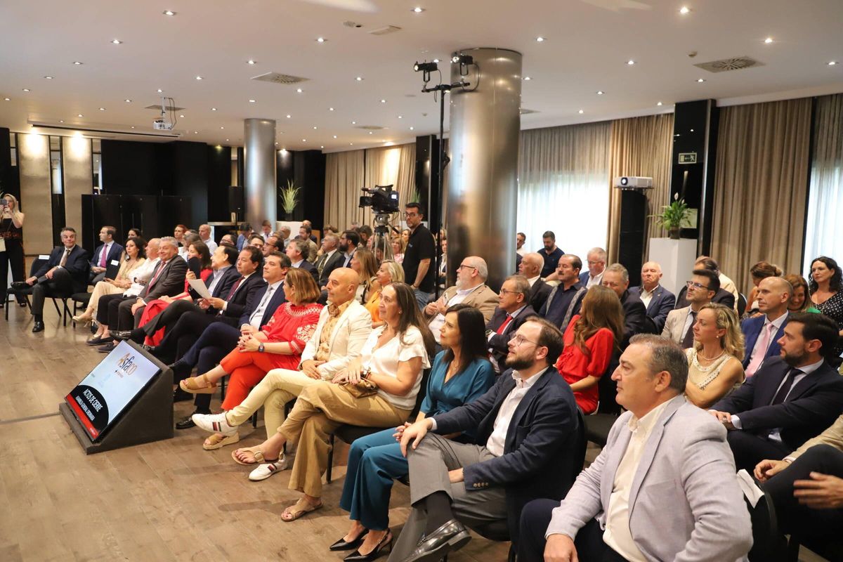 Asistentes a la asamblea.