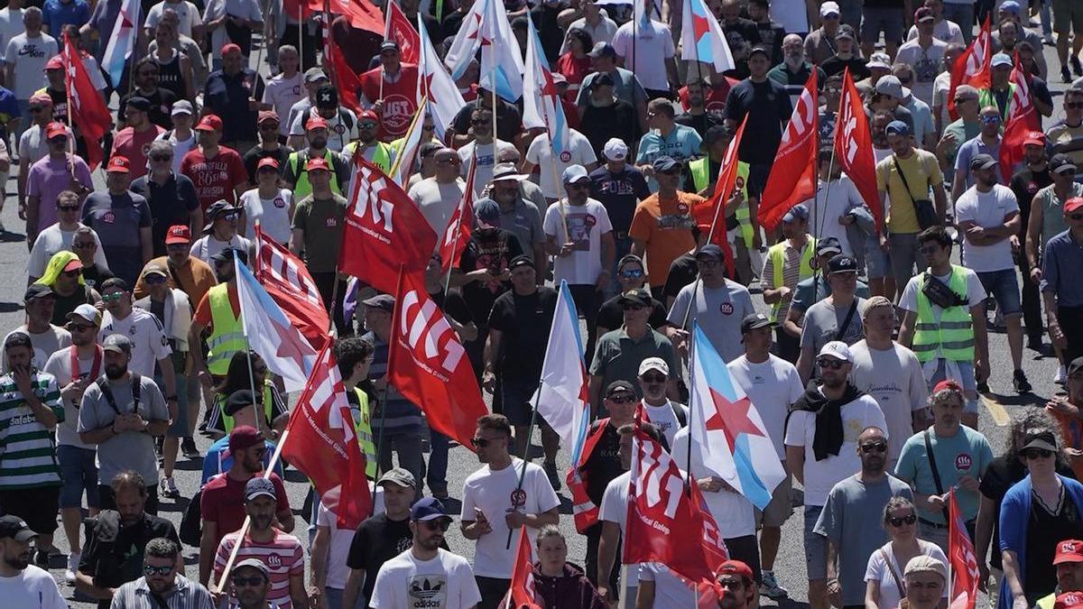 Manifestantes del metal, el pasado jueves en A Coruña.