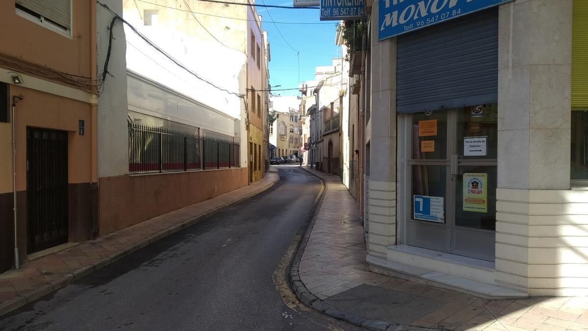Una calle vacía en Monóvar.