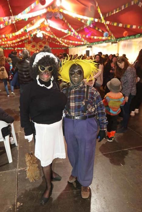 Los ''mariol·los'' dan la bienvenida al carnaval de Vila