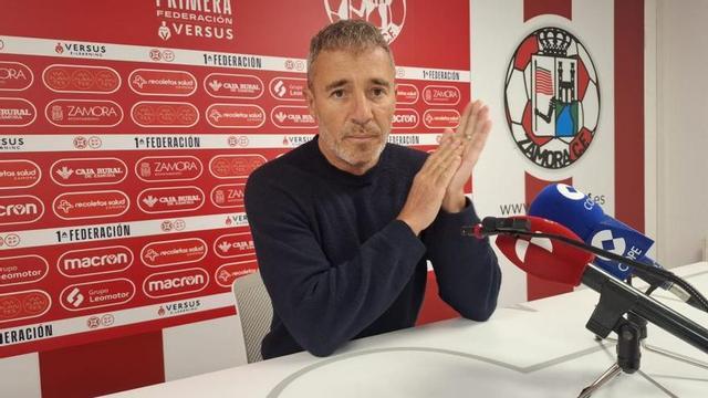 Óscar Cano, entrenador del Zamora CF. | P. F.