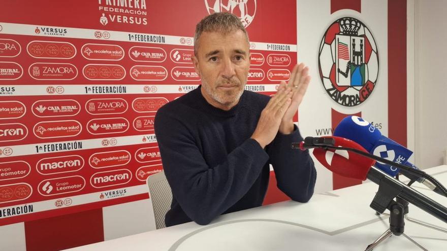 Óscar Cano, entrenador del Zamora CF: "Hay que hacer el último esfuerzo"