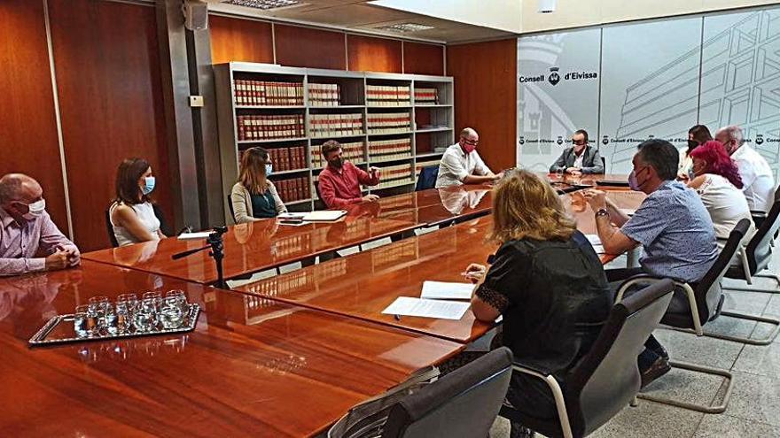 Reunión ayer de Yllanes con ayuntamientos y Consell. | CAIB
