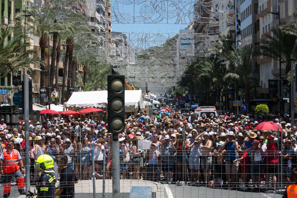 La Pirotecnia Zaragozana, con el valenciano Luis Brunchú al frente, ofrece una mascletà con un cuerpo monótono y flojo y un terremoto terrestre corto