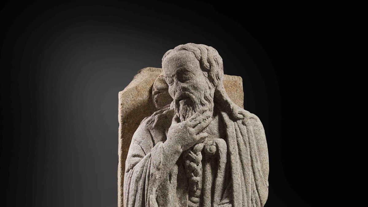 Escultura del profeta Elías.