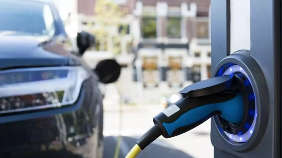 Los híbridos enchufables ganan mercado en España: ¿cuánto cuestan estos coches con etiqueta Cero?