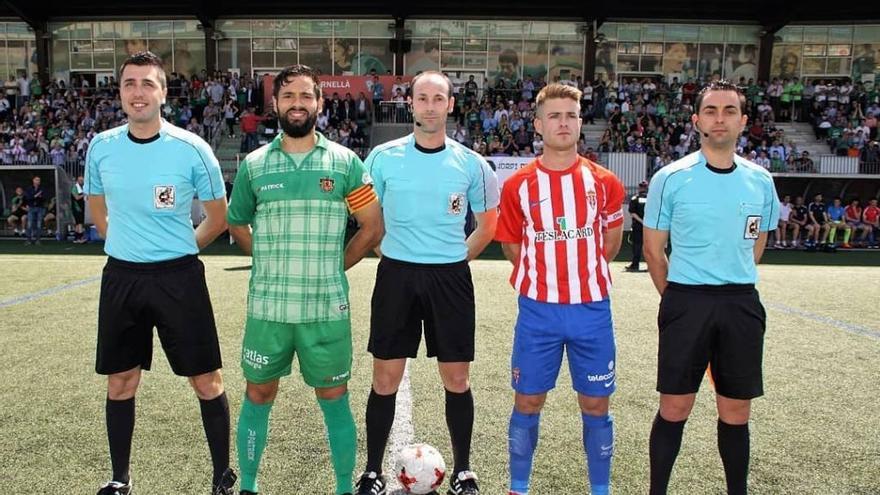 Ripoll Solano posa antes de un Cornellà-Sporting B de la fase de ascenso del pasado curso.