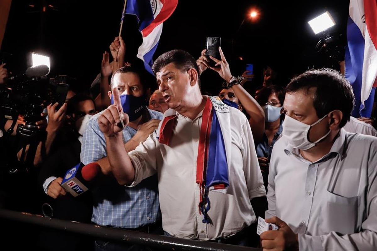 El líder opositor paraguaià Efraín Alegre ingressa a la presó