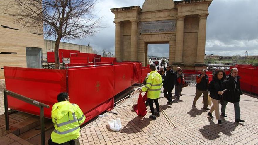 La carrera oficial, el Puente Romano y el Patio de los Naranjos, de libre tránsito