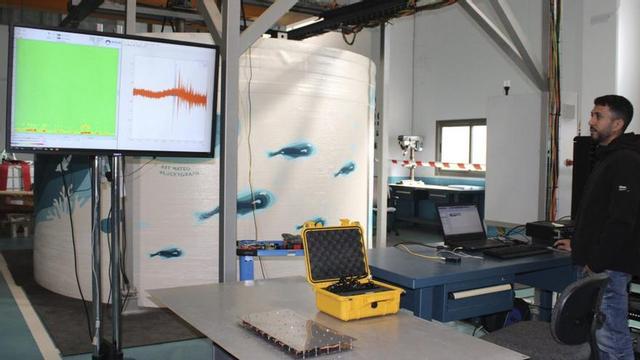 Un sistema de registro autónomo de ruido submarino y un prototipo de metaestructura para absorber ruido.