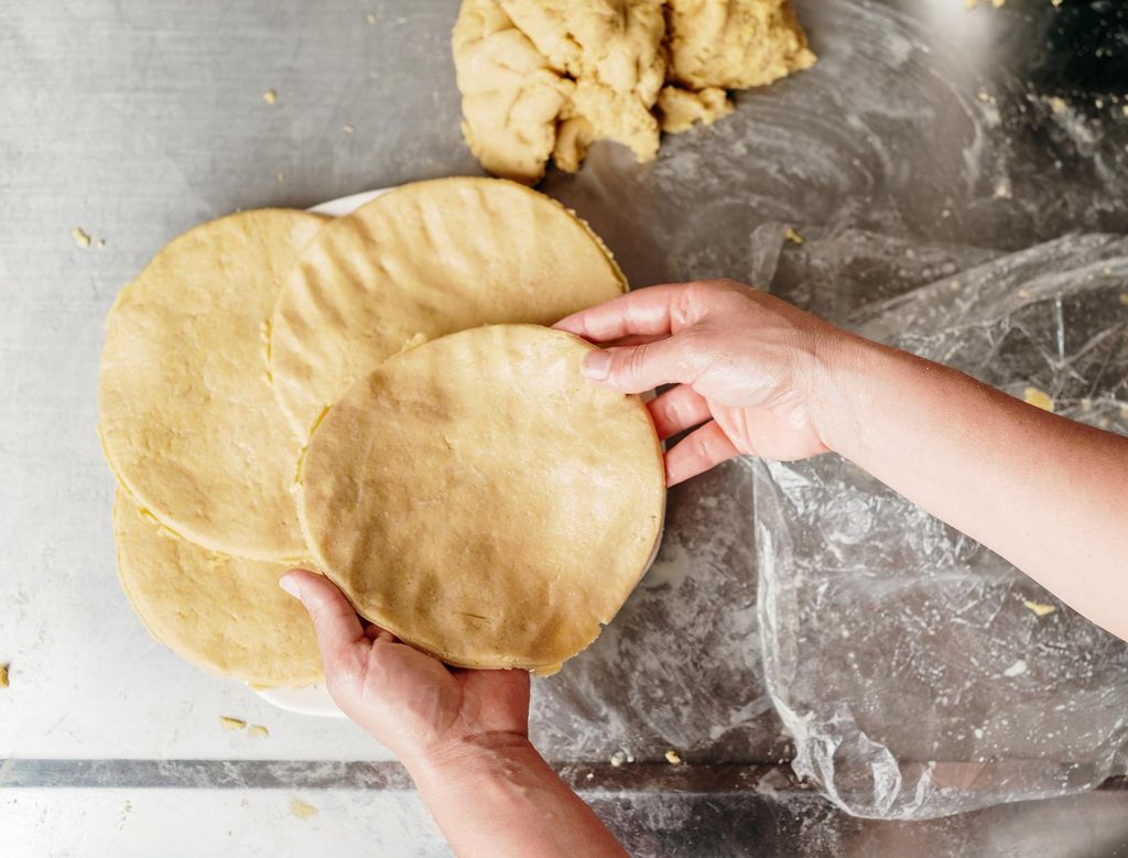 Cómo preparar arepas colombianas