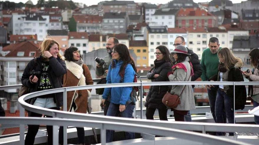 Participantes en el encuentro del año pasado, en la terraza del concello de Lalín. // Bernabé/Luismy