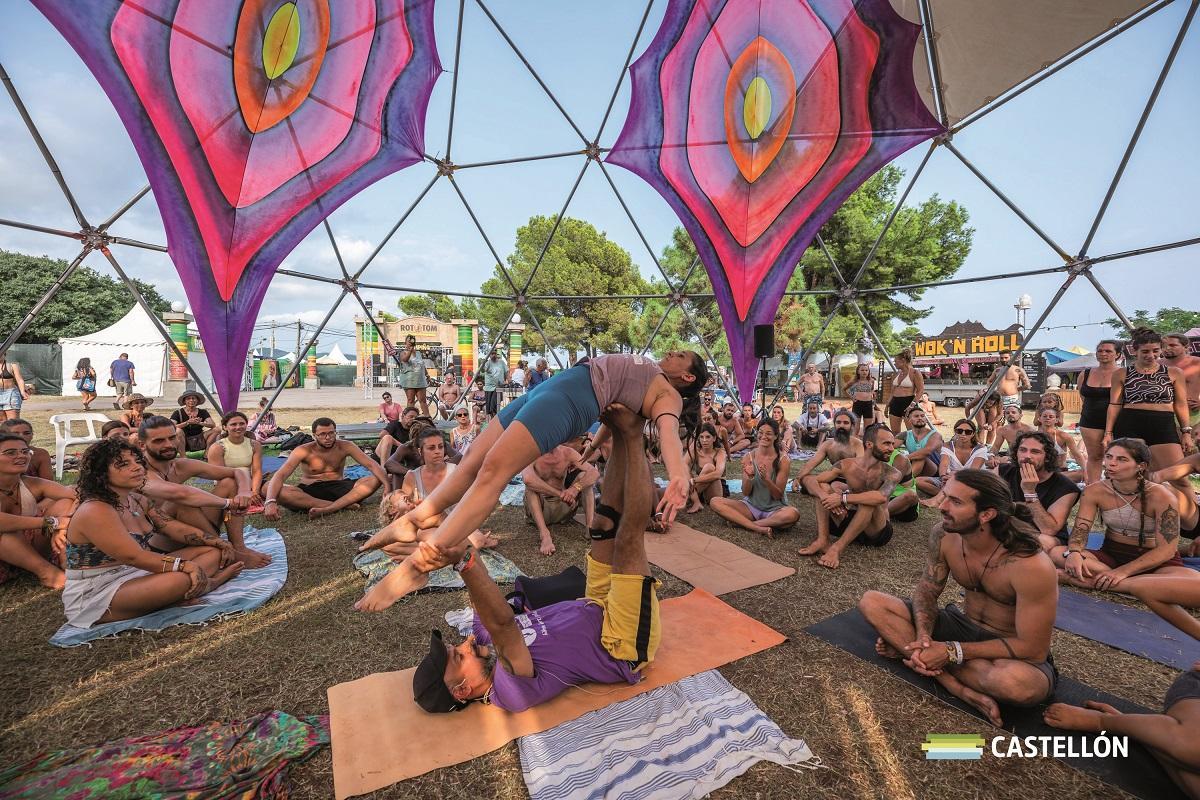 Yoga con David Barreto y Laura Beltran en el espacio Pachamama.