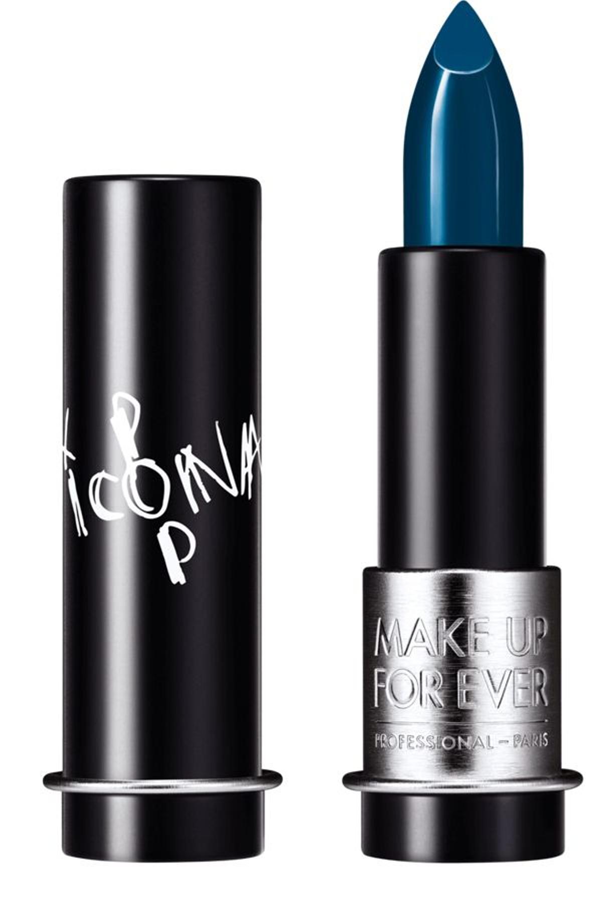 Barra de labios azul oscuro, de Make Up Forever