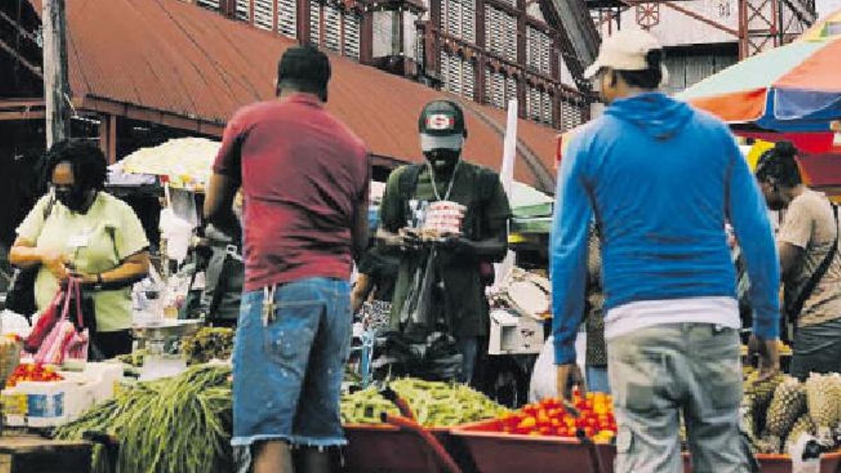 Activitat comercial al mercat de Stabroek a Georgetown, a la República de Guyana.