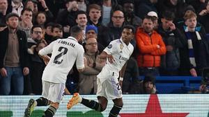 Rodrygo Goes celebra su primer gol conseguido en Stamford Bridge ante el Chelsea.