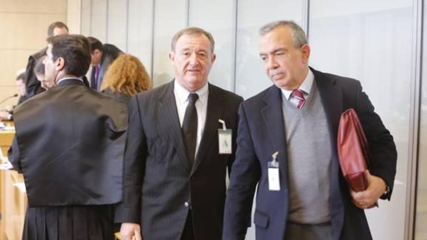 López Abad dice que la CAM pagaba dietas inferiores a las de otras cajas