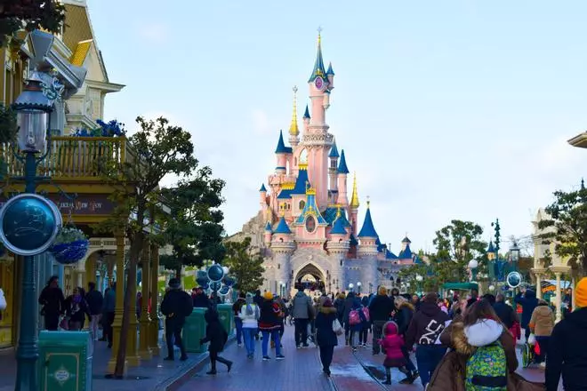 Así puedes evitar las colas en Disneyland Paris para disfrutar del desfile