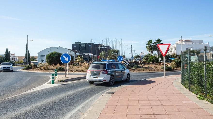 La Guardia Civil y la policía de Ibiza buscan al autor de un tiroteo en el ‘parking’ de un supermercado