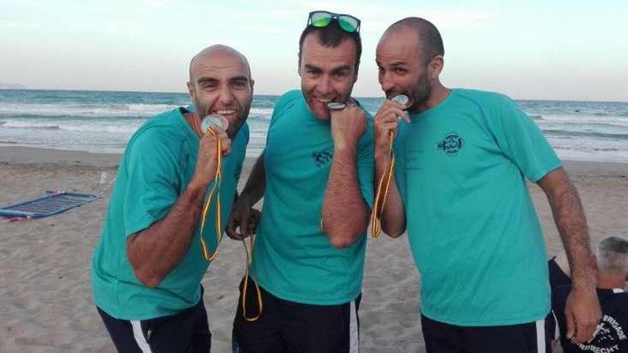 Ganadores de las 8 medallas en Alicante. // FDV