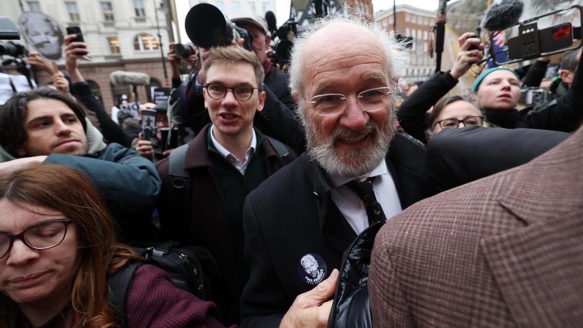 Assange pide permiso para volver a recurrir en la recta final del proceso de extradición.