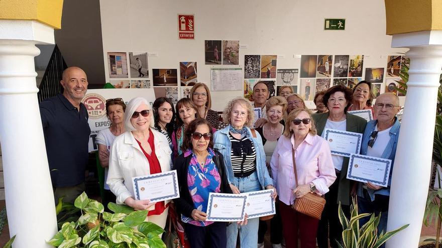 Tres días de aprendizaje y creatividad: mayores de la Trinidad descubren la fotografía