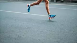 Cinco consejos de los podólogos si vas a usar zapatillas de carbono para correr